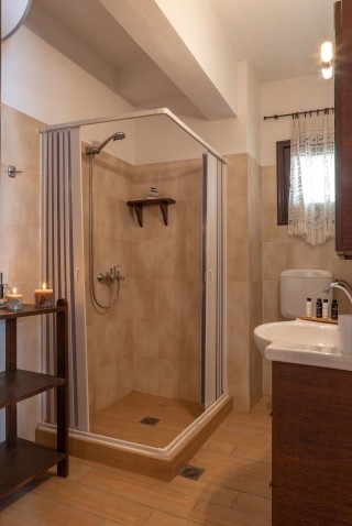 belvedere fimaira apartments shower
