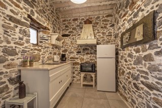 stone fimaira apartments kitchenette
